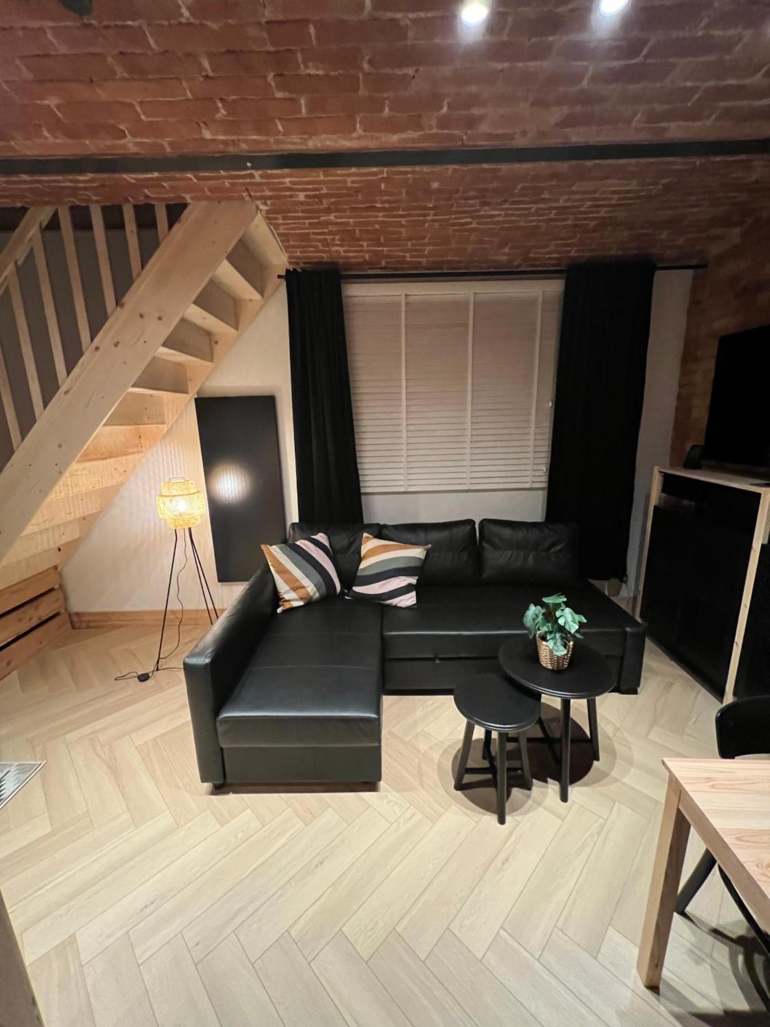 M7 Apartment Lesna