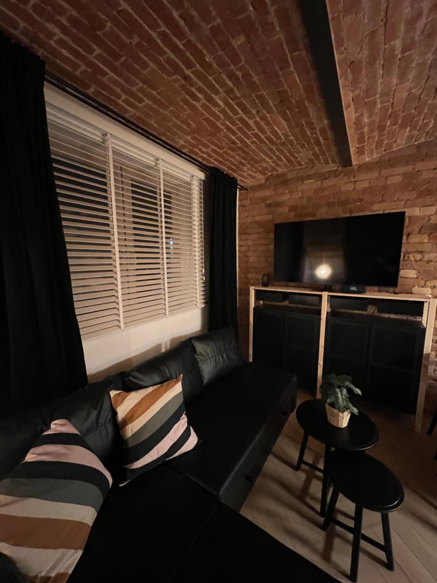 Apartment M7 *